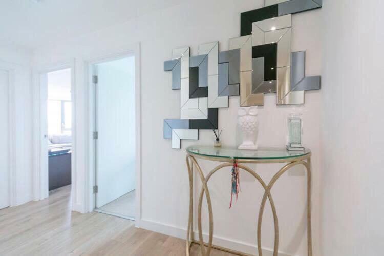 Room With Private Bathroom In A Modern Two Bedroom Two Bathroom Flat London Eksteriør billede